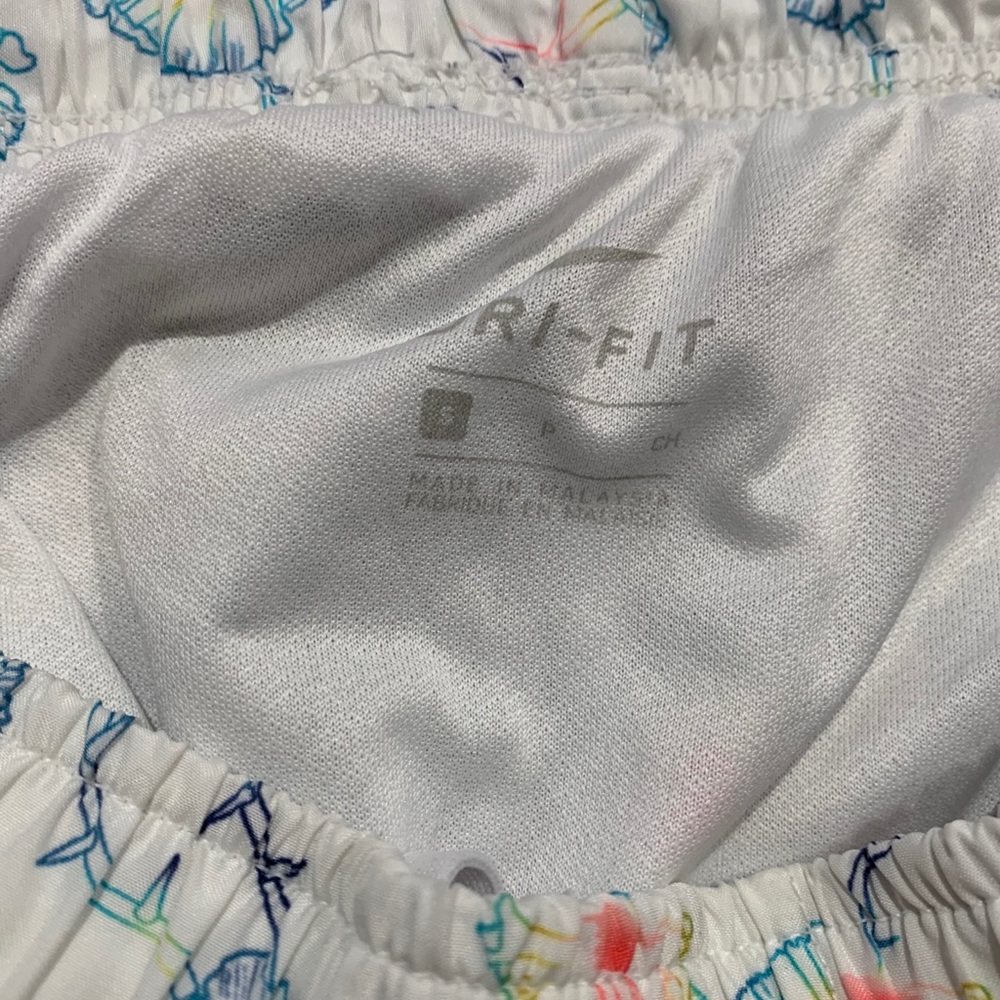 Clothes - Picture 2 of 16